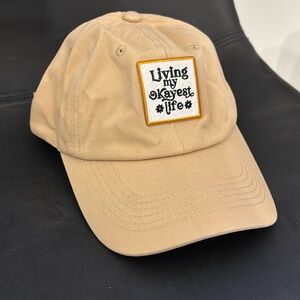 Women’s tan baseball cap